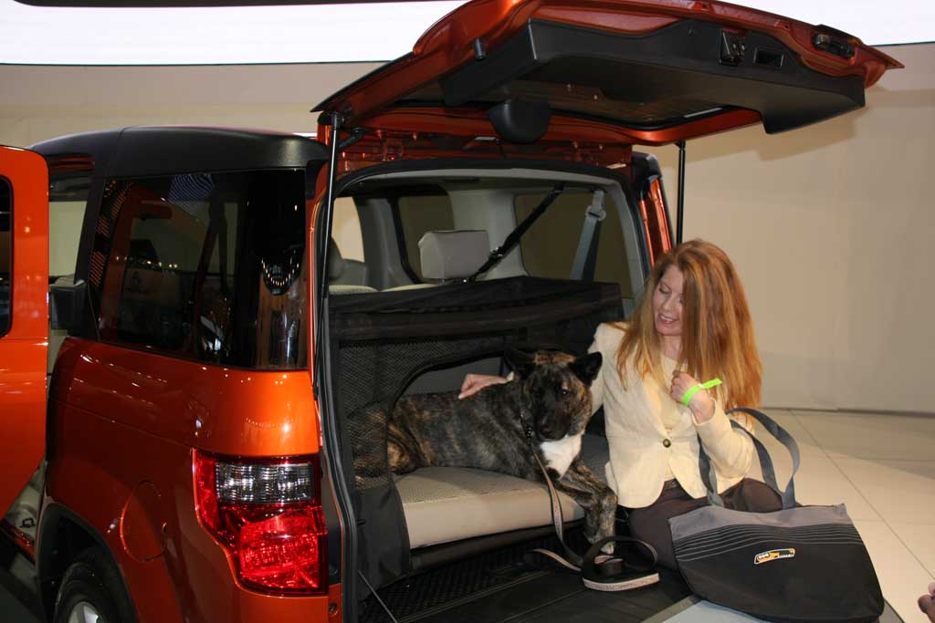 NY Auto Show Goes to the Dogs