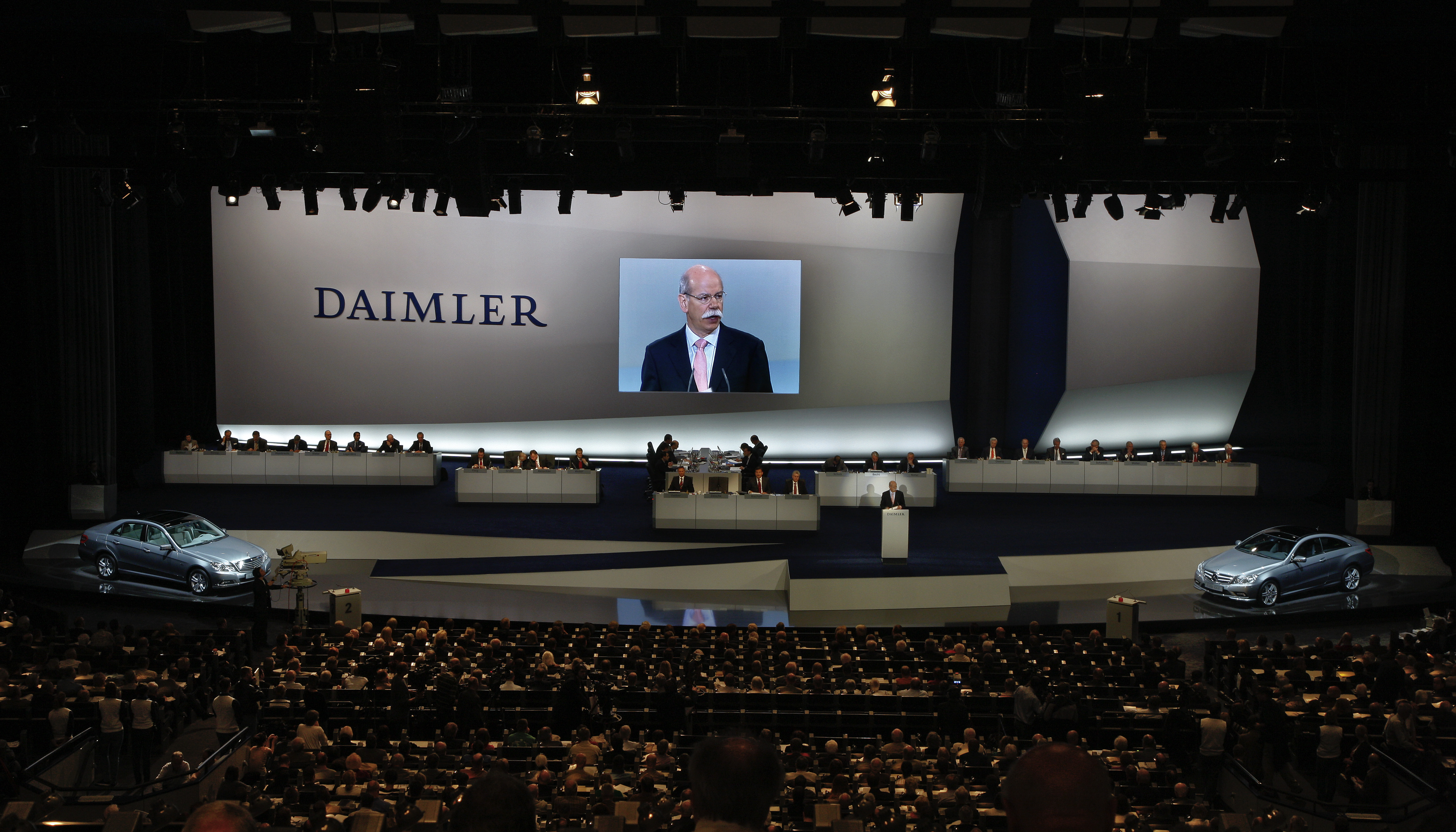 Daimler AG Head Pans Government Help for Opel