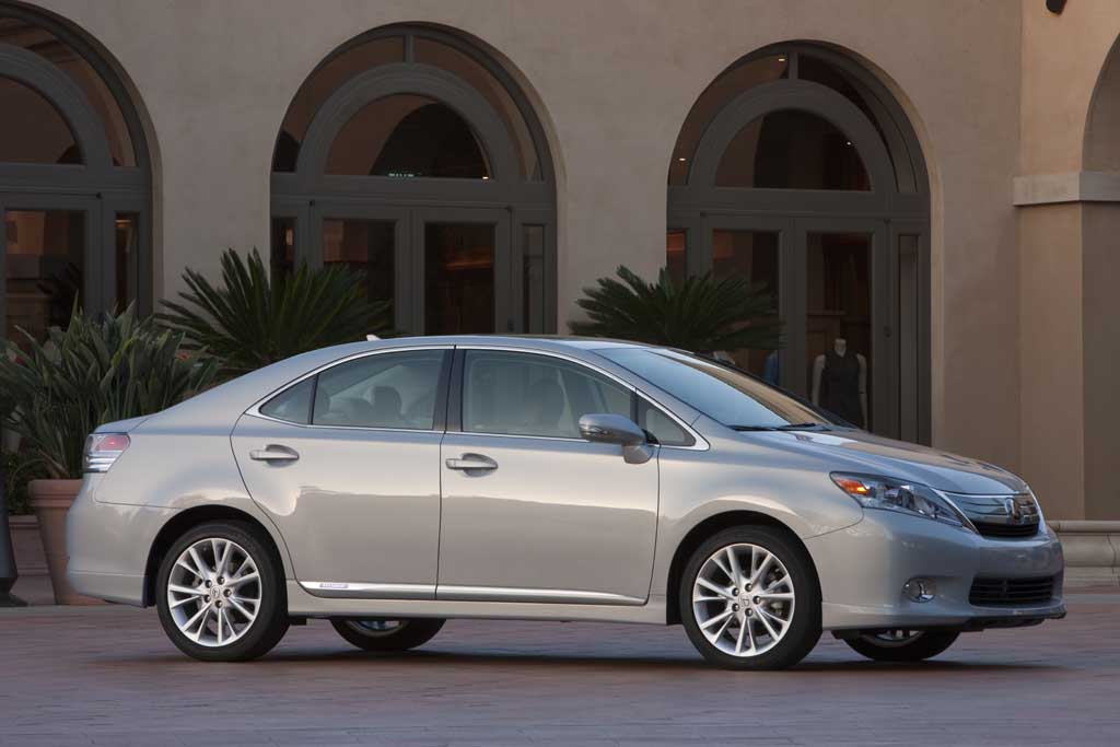 First Drive: 2010 Lexus HS250h