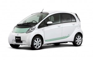 Mitsubishi plans to begin shipping its battery-electric i-MiEV to fleet customers, starting in July, with consumer sales launching in April 2010.