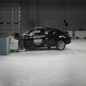 Scion tC, IIHS Frontal Offset Crash Simulation