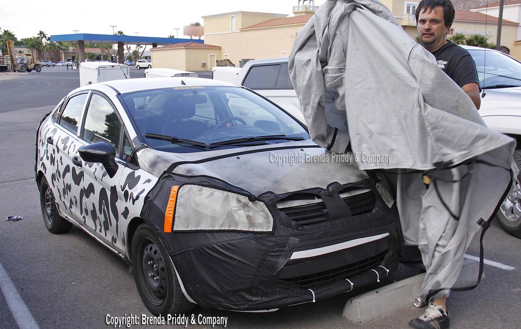 Spy Shots: 2011 (U.S. spec) Ford Fiesta Sedan