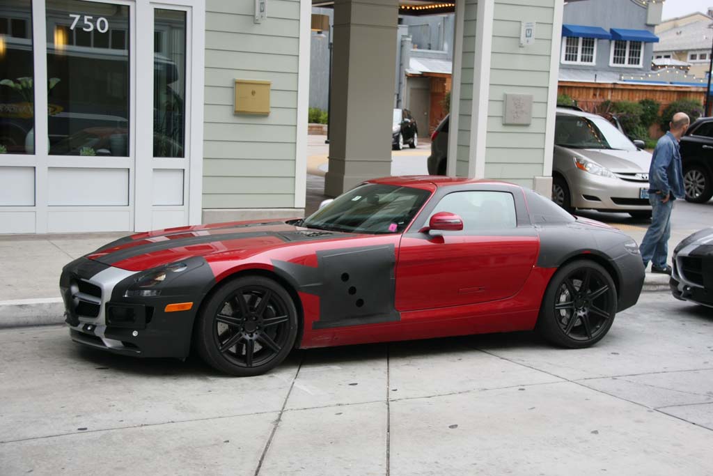 Spy Shots: 2011 Mercedes-Benz SLS AMG