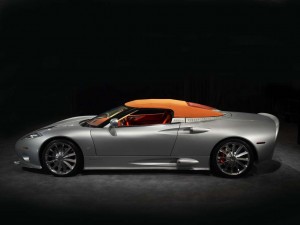 The Spyker Aileron Spyder features a fully functioning convertible top, unlike the awkward canvas top of the smaller Spyker Spyder.