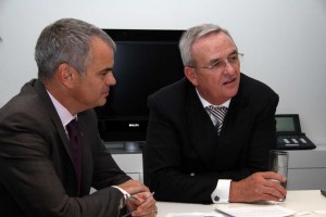 The U.S. market is stalled after the end of the Cash-for-Clunkers program, says Stefan Jacoby, CEO of Volkswagen of America, (l), shown with VWAG Chairman Martin Winterkorn.