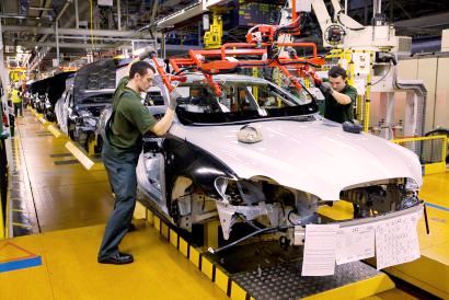 Jaguar Land Rover to Close a West Midlands Plant