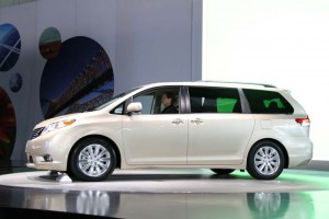 Toyota launches its 3rd-generation Sienna minivan and aims to make gains in a market other brands have abandoned.