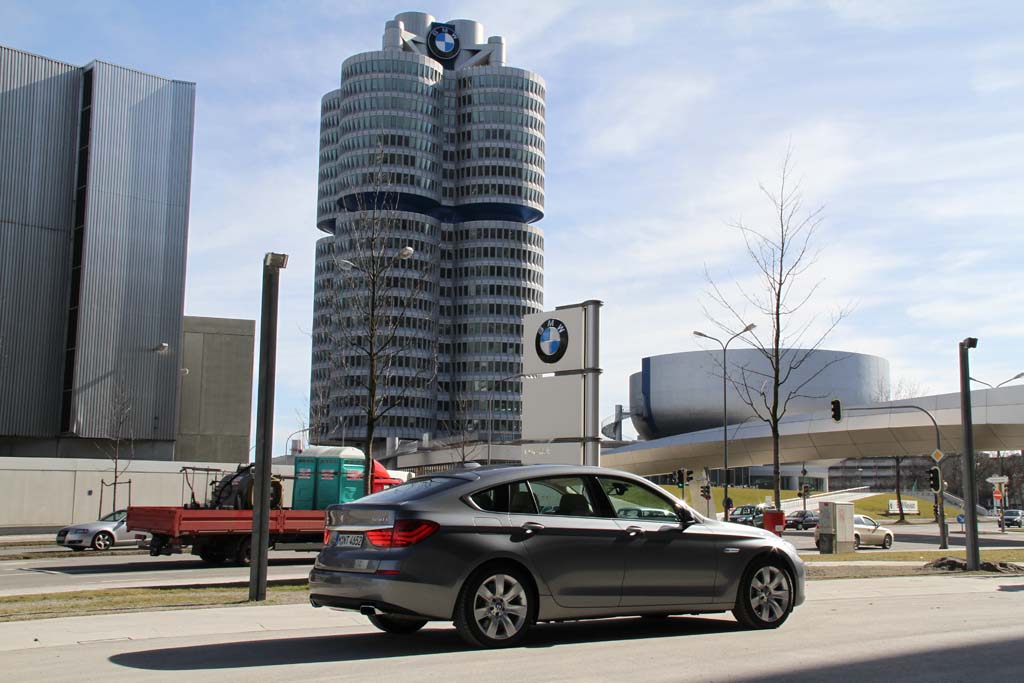 BMW Alters Guidance in Face of Pandemic