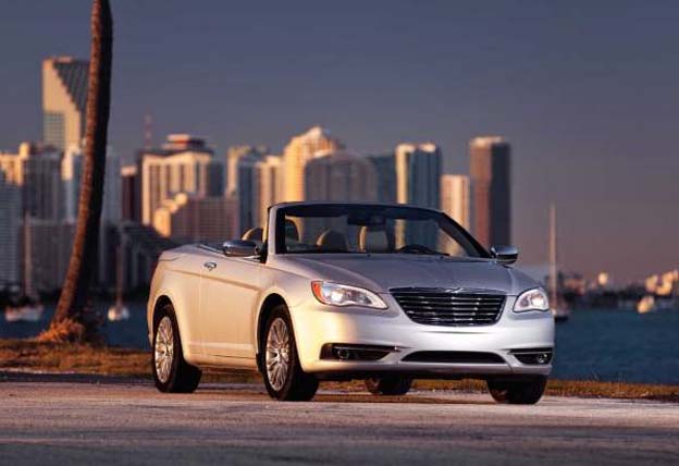 First Look: Chrysler 200 Convertible