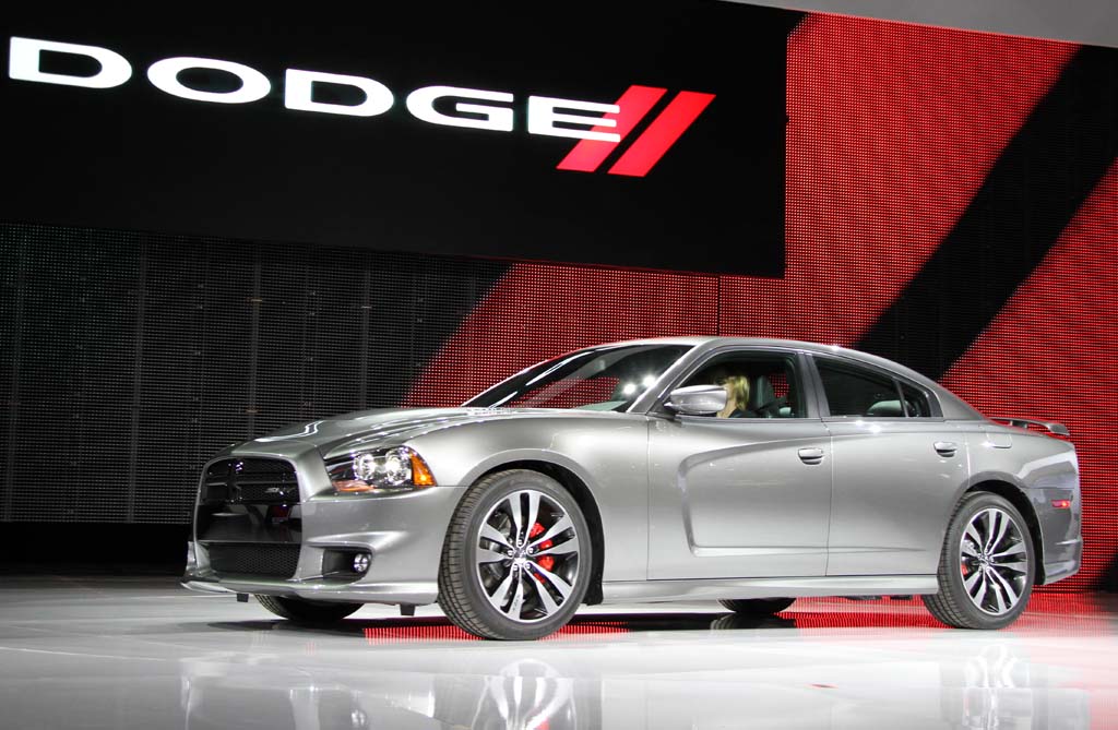 First Look: 2011 Dodge Charger SRT8