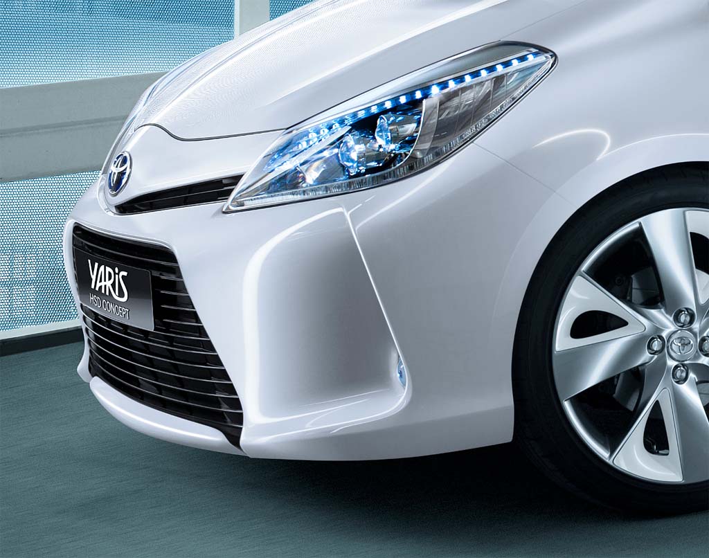 First Look: Toyota Yaris HSD Concept