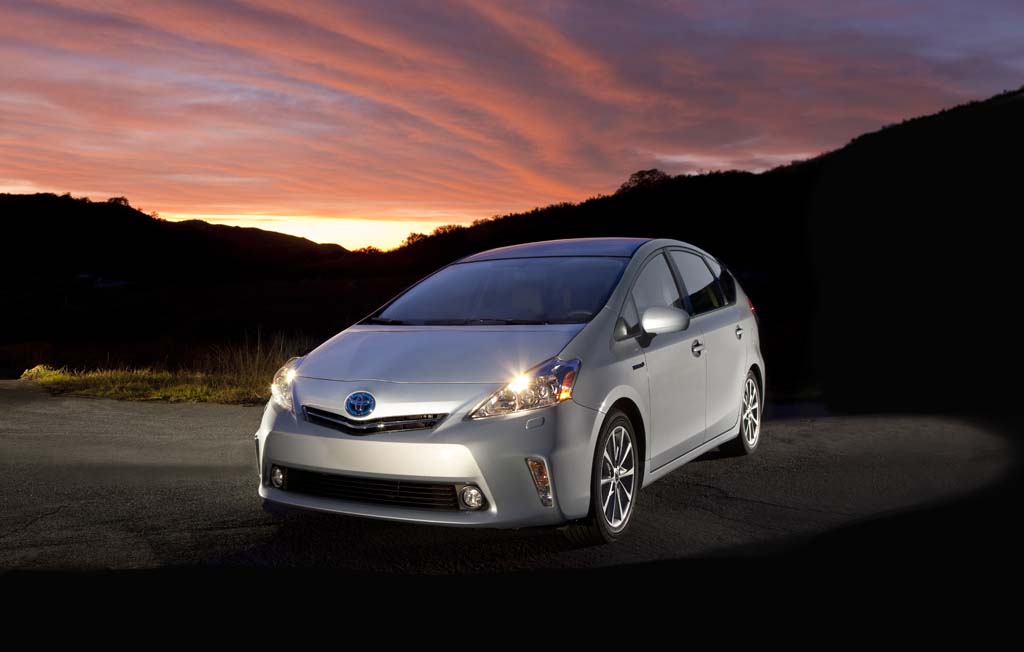 Toyota Reports Dealers Down to 4 days of Prius Inventory