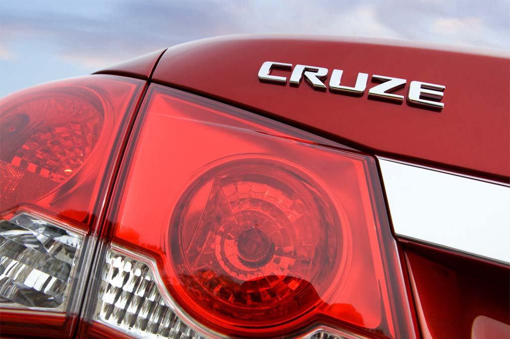 GM Confirms Chevrolet Cruze Diesel for 2013; Could Get 51 MPG