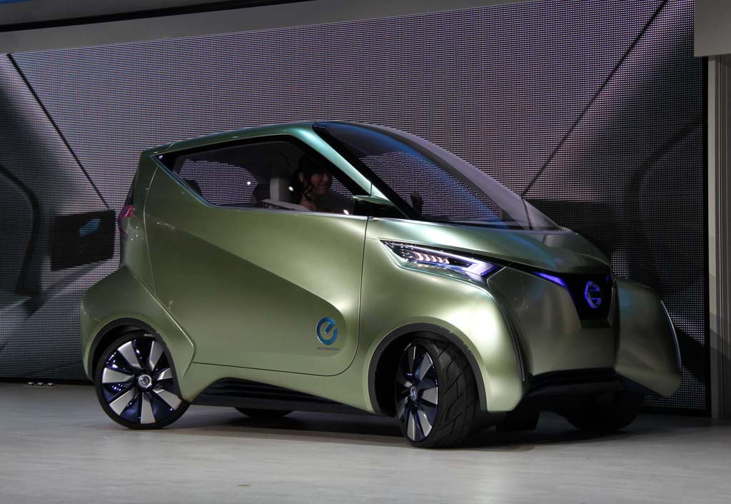 Nissan Hints it May Build Off-the-Wall Pivo 3