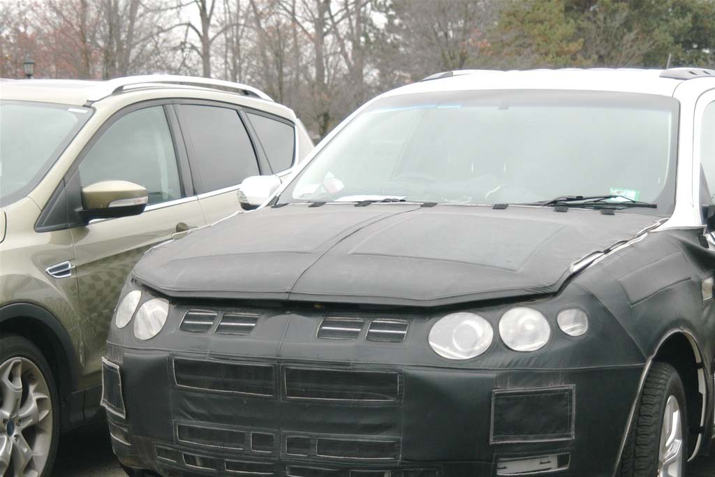 Spy Shots: 2014 Lincoln Compact Crossover