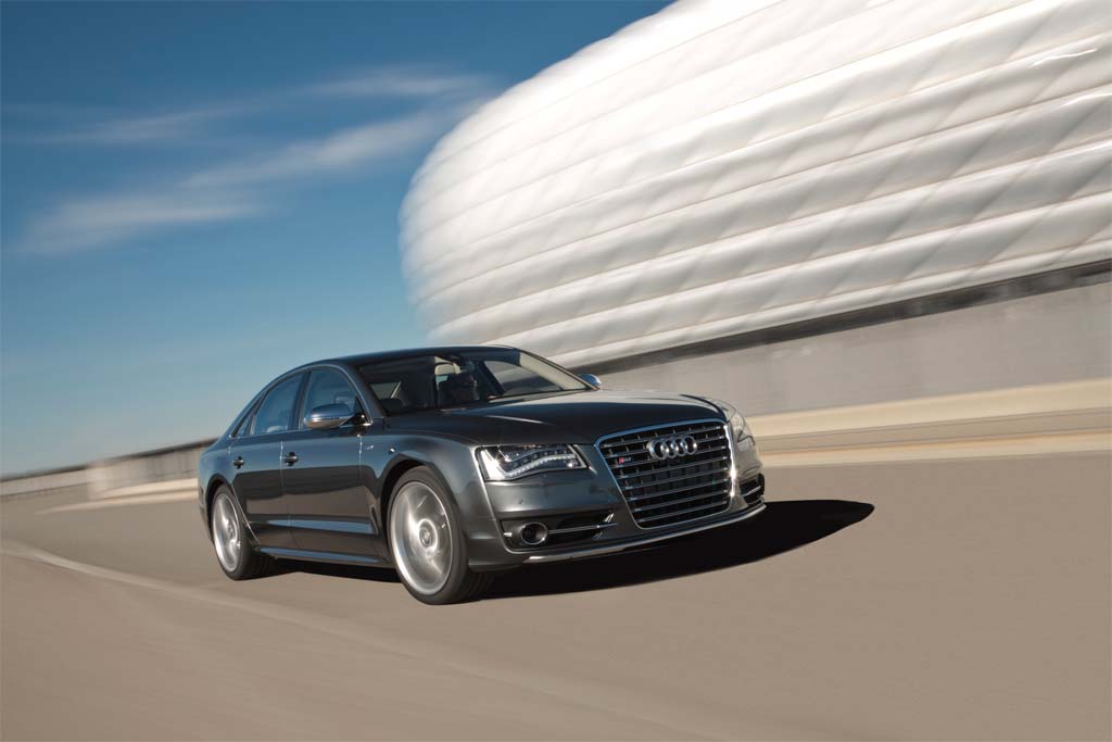 First Drive:2013 Audi S8