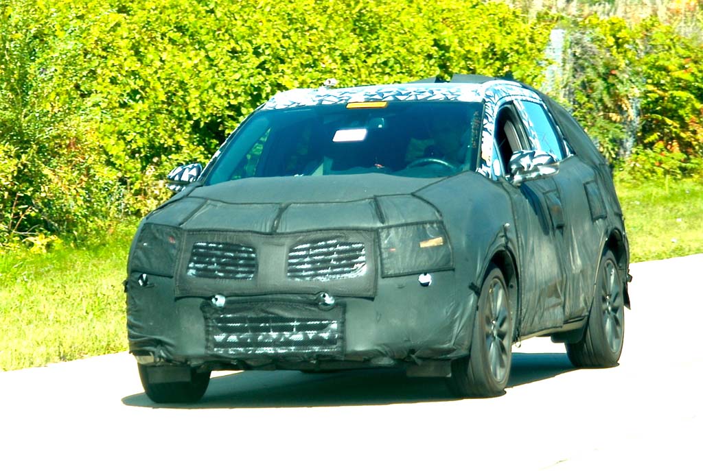 Spy Shots: 2015 Lincoln MKC