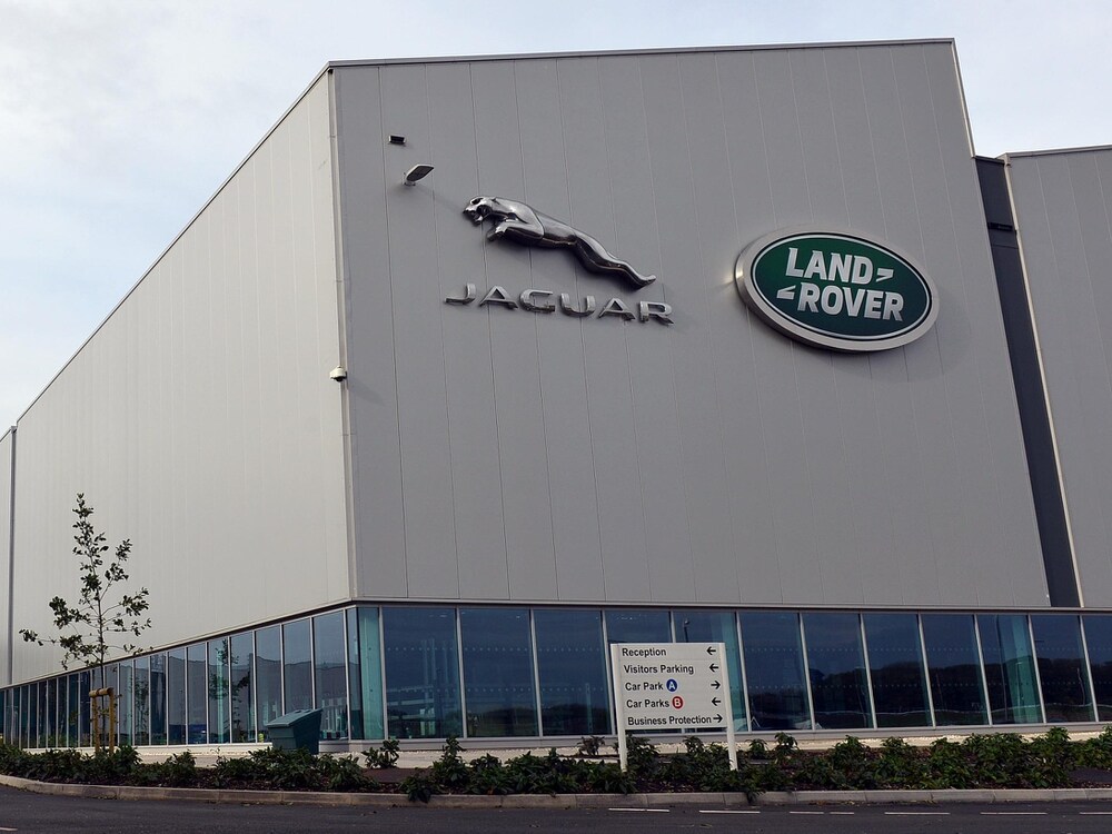 Jaguar Land Rover Taps Chinese Banks for $705M in Pandemic Funding