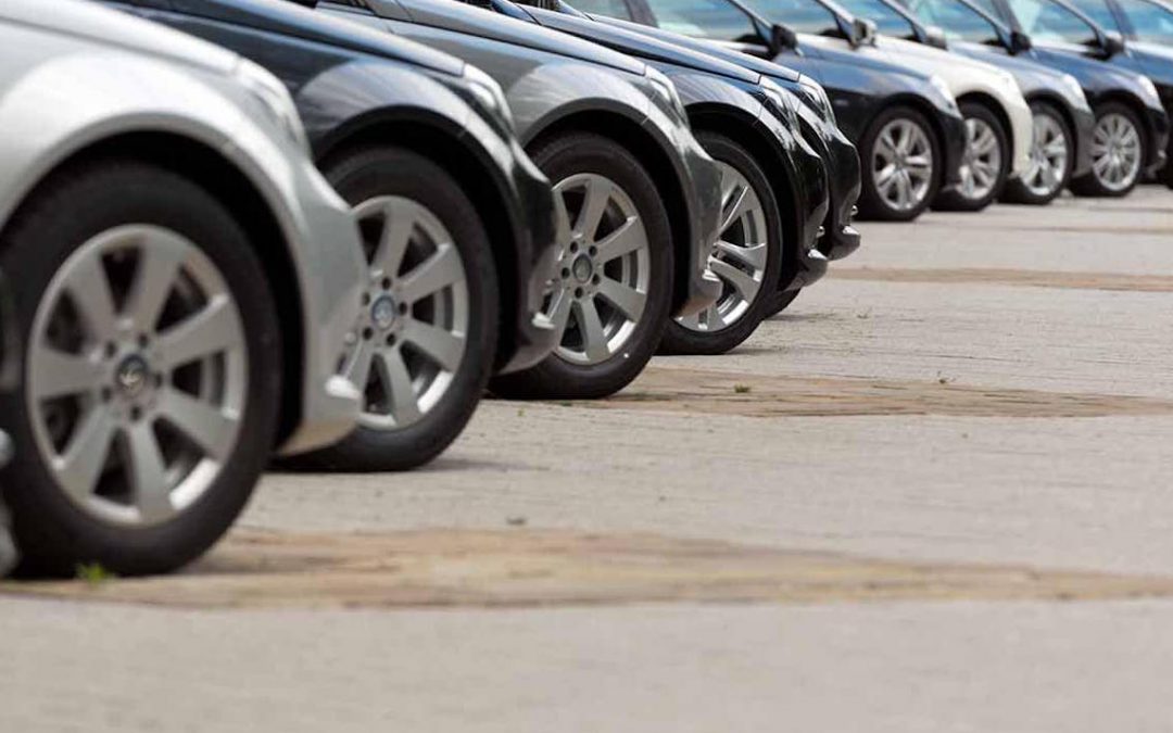 Plummeting Auto Sales Causing Inventories, Layoffs to Rise