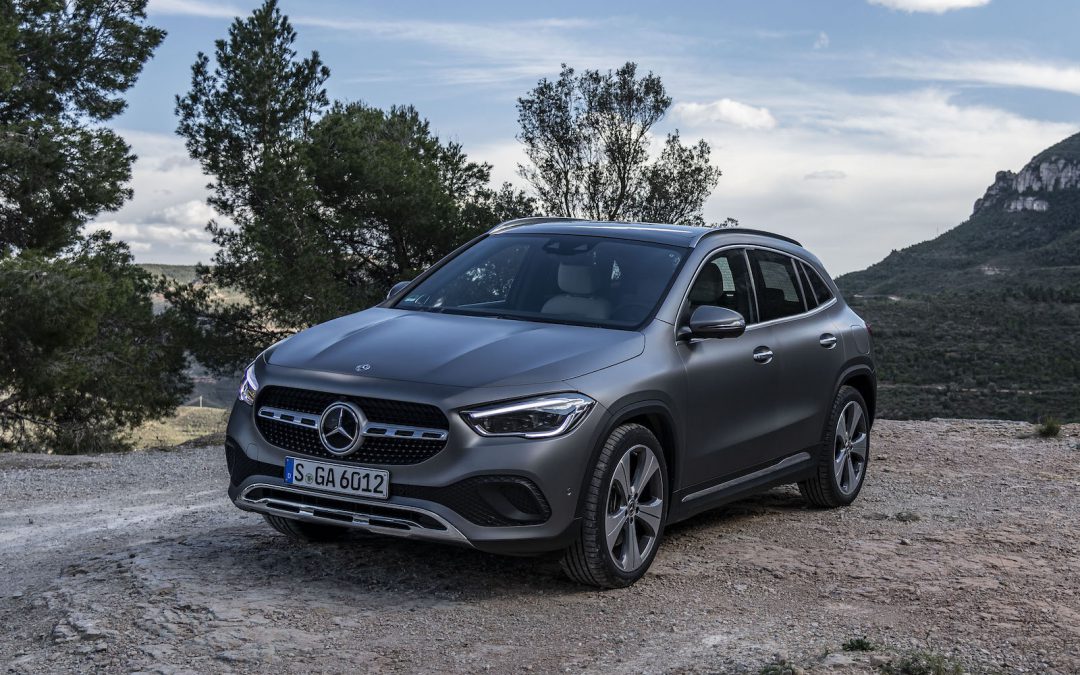 Mercedes-Benz Tees up New GLA